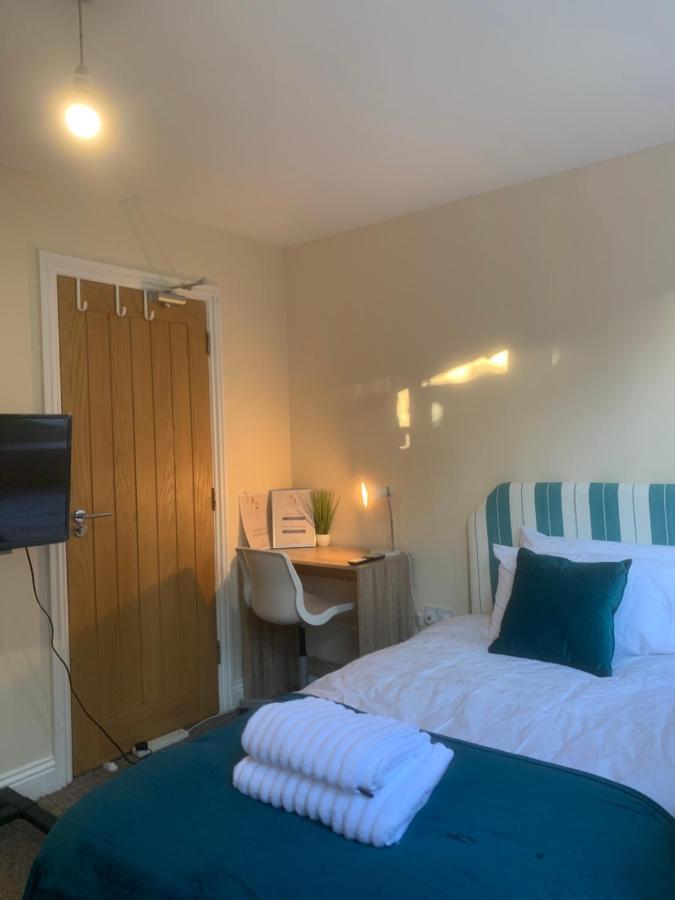 Cosy Room With Private Entrance & Ensuite Рединг Екстериор снимка